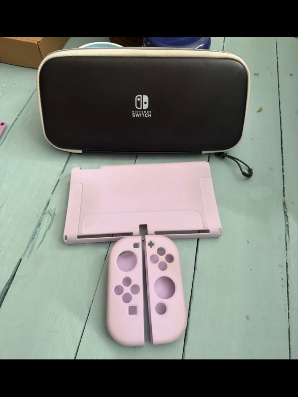 Nintendo Switch OLED Console with White Joy‑Con and White Dock 64 GB